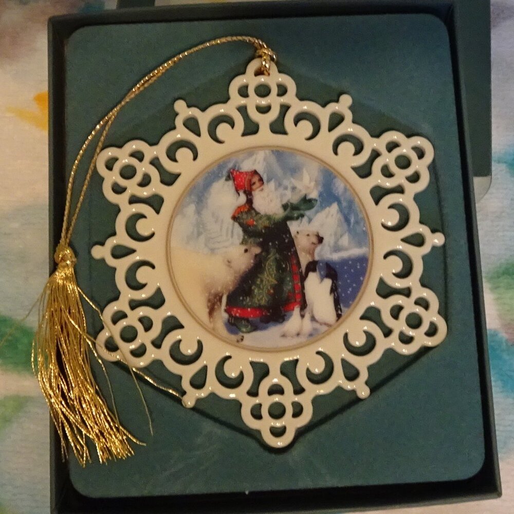 2 Christmas ornaments